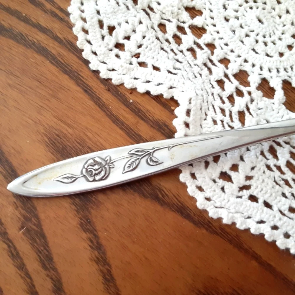 Oneida 1980s My Rose Pierced Pie Server